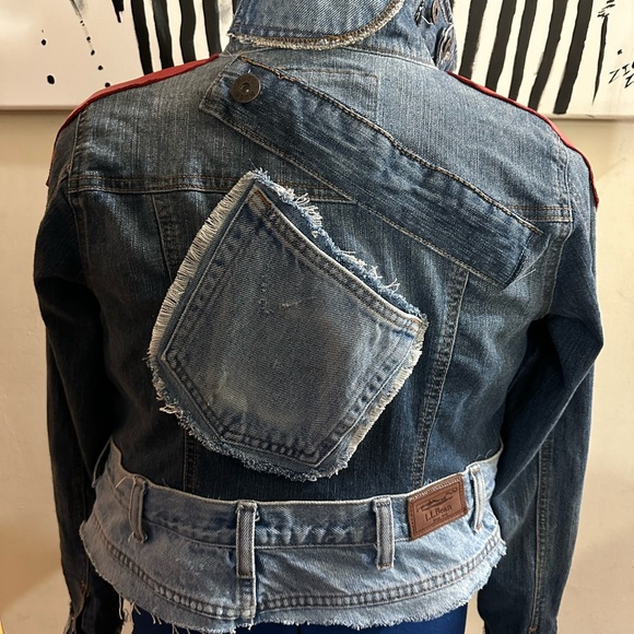 Women’s Denim Jacket 🚫🛍️SOLD🛍️🚫 - Picture 2 of 5